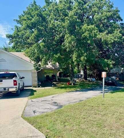 917 Wood Trail, Azle, TX 76020