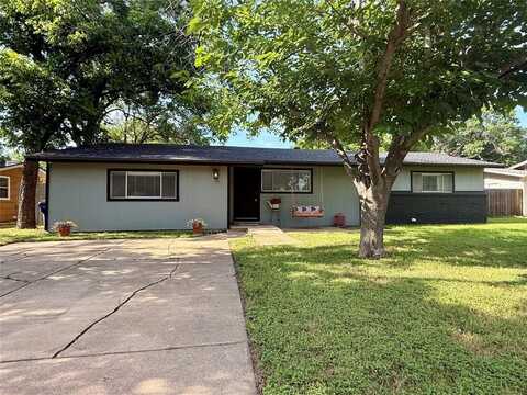 1323 Morado Street, Graham, TX 76450