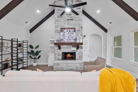 574 County Road 4833, Leonard, TX 75452