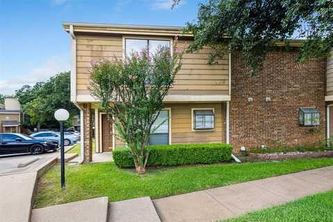 2101 Park Willow Lane, Arlington, TX 76011