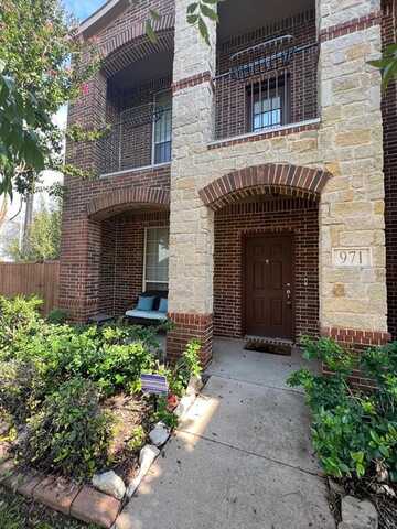 971 Shelby Lane, Lewisville, TX 75056