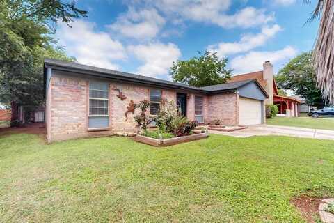 5725 Denise Drive, Haltom City, TX 76148