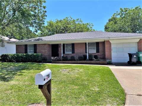 720 Chisholm Trail, Denton, TX 76209