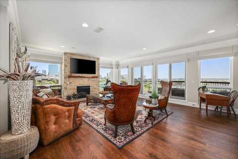 501 Samuels Avenue, Fort Worth, TX 76102
