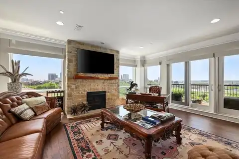 501 Samuels Avenue, Fort Worth, TX 76102