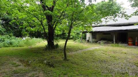 303 W College Street, Trenton, TX 75490
