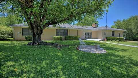 1106 Central Avenue, Bowie, TX 76230