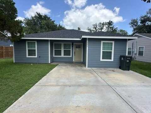 203 Sandra Street, Edna, TX 77957