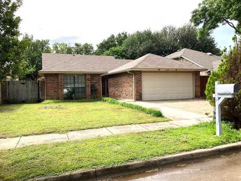 2404 Sutton Drive, Arlington, TX 76018