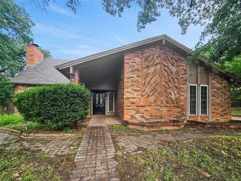 1012 Wood Ridge Drive, Azle, TX 76020
