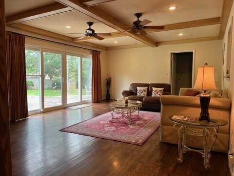 1509 W Hull Street, Denison, TX 75020