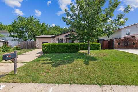 2425 Dancy Drive N, Fort Worth, TX 76131