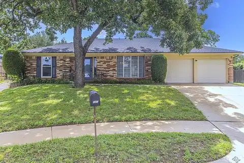 912 Hillside Court, Bedford, TX 76022