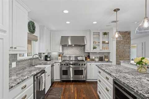 4551 Westridge Avenue, Fort Worth, TX 76116