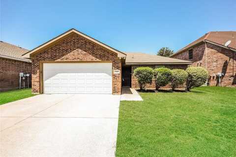 7660 Hollow Forest Drive, Fort Worth, TX 76123