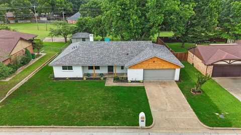 6304 Circleview Drive, Haltom City, TX 76180