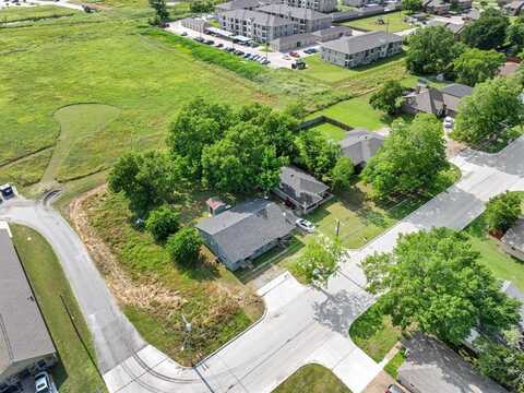 420 Nunnalee Avenue, Van Alstyne, TX 75495