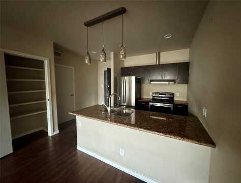 1100 W Trinity Mills Road, Carrollton, TX 75006