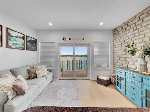 401 E Pearl Street, Granbury, TX 76048