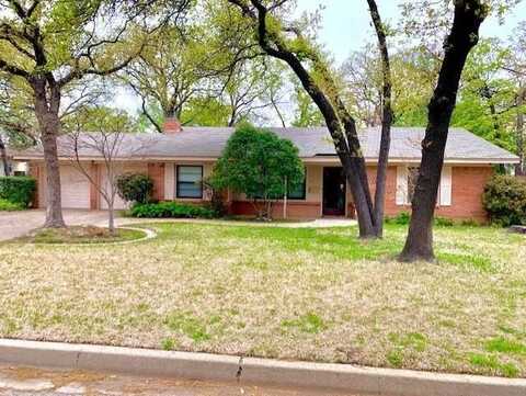 7117 Robinhood Lane, Fort Worth, TX 76112
