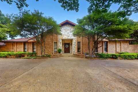 8802 Vista Oaks Circle, Dallas, TX 75243