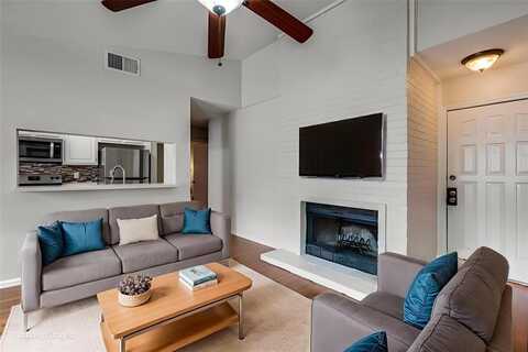 1301 Memory Lane, Arlington, TX 76011