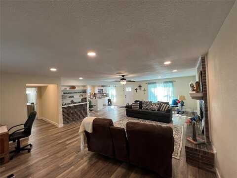 1203 Mountainside Drive, Granbury, TX 76048