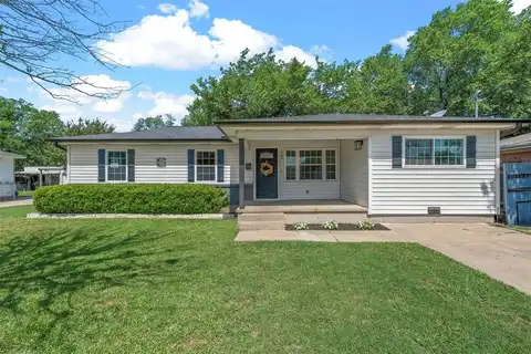 907 N Main Street, West, TX 76691
