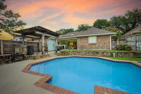 3121 Oakdale Drive, Hurst, TX 76054
