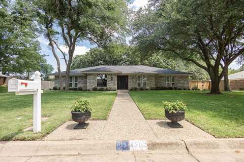 4701 Woodview Street, Arlington, TX 76013