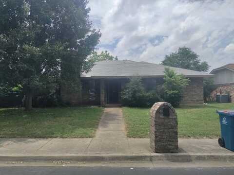 15 Robins Nest Drive, Hickory Creek, TX 75065