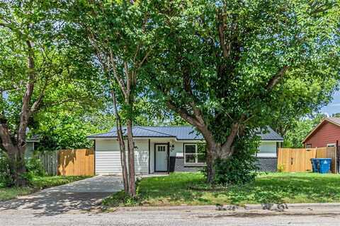 704 N Ray Street, Alvarado, TX 76009