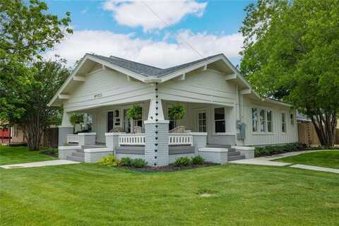 1303 Coggin Avenue, Brownwood, TX 76801