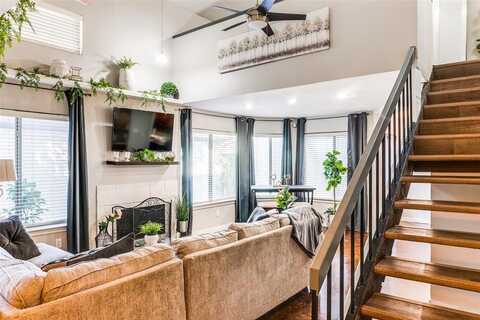 18040 Midway Road, Dallas, TX 75287
