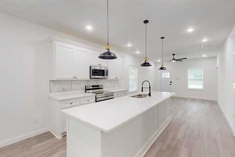 1213 Mill Street, Gainesville, TX 76240