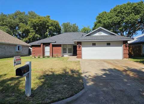 1005 Fiero Drive, Arlington, TX 76001