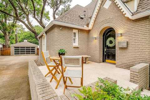 3201 Lamesa Place, Fort Worth, TX 76109