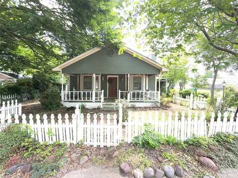 704 Harrington Street, Cedar Hill, TX 75104