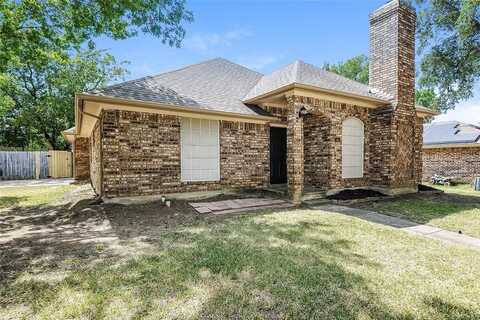 808 Quail Brook Drive, Arlington, TX 76001