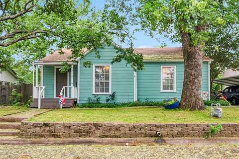 1316 Elm Street, Bonham, TX 75418