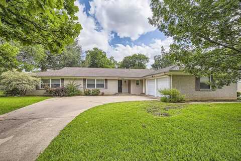 2700 Blackwood Drive, Arlington, TX 76013
