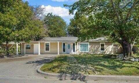 4504 Hodgkins Road, Lake Worth, TX 76135