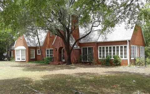 700 S Jackson Street, Mc Gregor, TX 76657