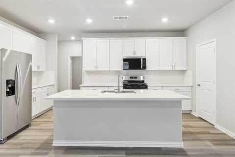 901 Lily Lane, Lavon, TX 75166