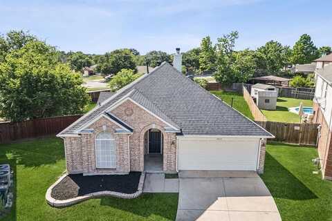 7833 Orland Park Circle, Fort Worth, TX 76137