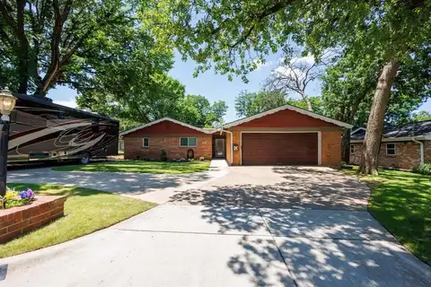 841 Patti Drive, Bedford, TX 76022