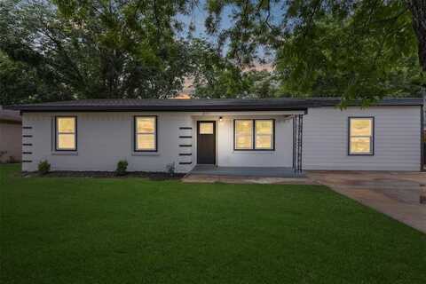 211 Palm Oak Drive, Dallas, TX 75217