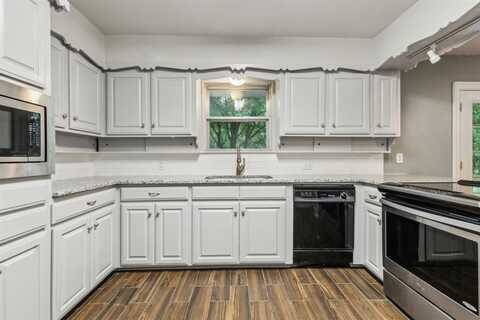 6109 Walraven Circle, Fort Worth, TX 76133