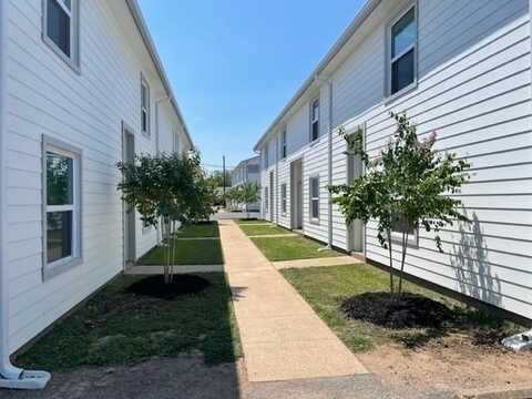 1505 W Pearl Street, Granbury, TX 76048