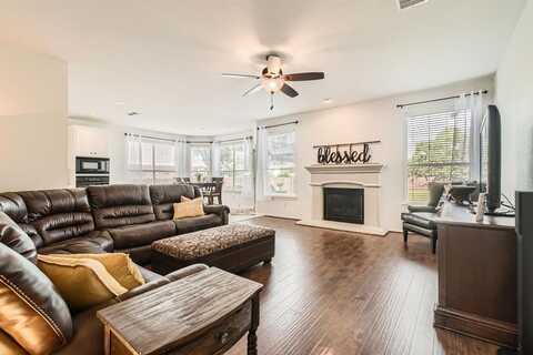 8633 Shadow Trace Drive, Fort Worth, TX 76244